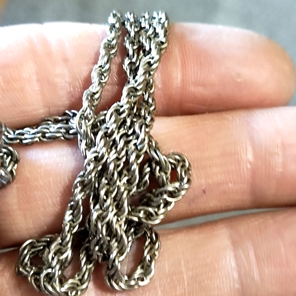 VINTAGE CATS SCENARIO SILVER-TONE POCKET QUARTZ WATCH WITH 24" CHAIN NECKLACE - Picture 6 of 10